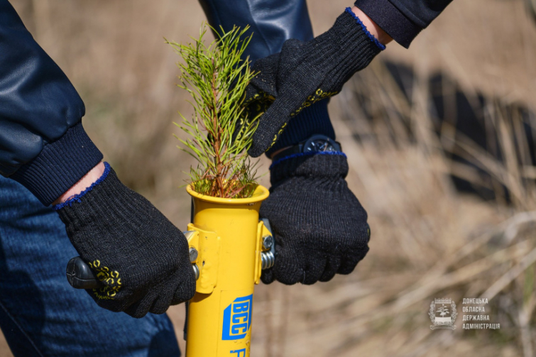 Понад дві тисячі людей на Донеччині долучилися до всесвітньої акції «Озеленення планети»
