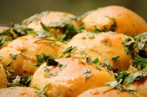 Чесночные пампушки: рецепт ароматных булочек к борщу