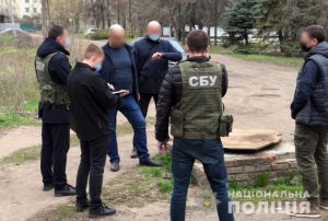 В Славянске чиновника Государственной исполнительной службы “взяли” на взятке