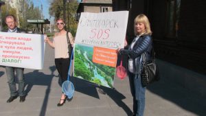 Как громада Святогорска отстояла парк от застройки. Чем эта история похожа на скандал с мариупольской “Политехникой”?