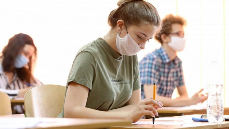 Верховная Рада отменила обязательную сдачу ВНО: у выпускников есть три варианта