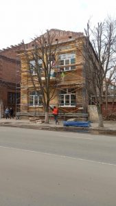 В Славянске начали восстанавливать внешний вид исторического здания дома Смирнова