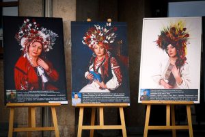 «Сильні духом. Мами» Виставка світлин матерів загиблих воїнів пройшла у Слов’янську.