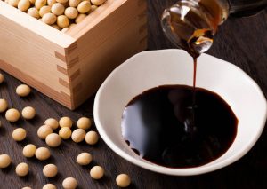 Соевый соус — как выбирать, в чем польза и с чем лучше сочетать