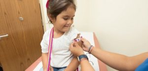 Дитина захворіла: що робити батькам самостійно, а коли – бігом до лікаря