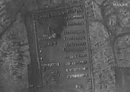 СМИ показали новые спутниковые снимки российских войск в Крыму