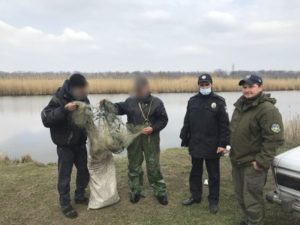 За квітень викрито 110 порушень та нараховано 37 тис. грн. збитків, – Донецький рибоохоронний патруль