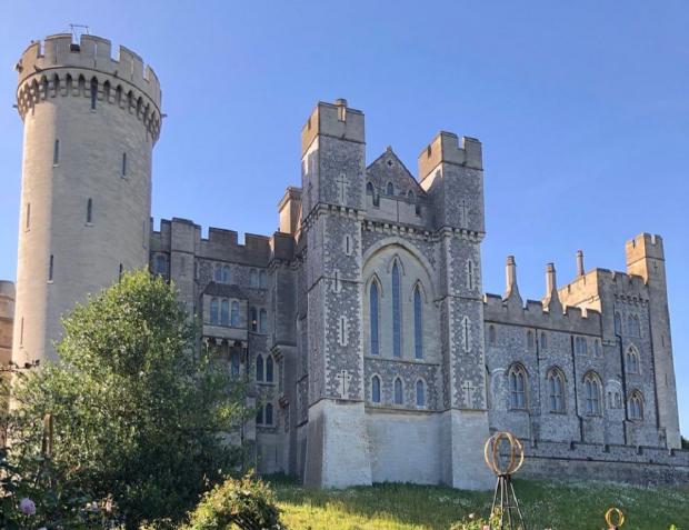 Исторические артефакты на сумму более 1 млн долларов похищены из британского замка