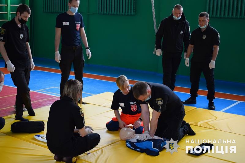 Поліцейські Донеччини отримують навички з домедичної підготовки у Слов’янську