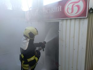 Слов’янськ: вогнеборці ліквідували пожежу у торгівельному кіоску