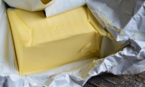 В Украине продают опасное масло, фальсификат заполнил рынок: эксперт указал на опасную особенность