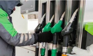 АЗС обязали опустить цены на бензин ниже 30 грн: обнародована новая максимальная цена