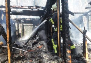 Біля Святогірська рятувальники ліквідували пожежу в дитячому таборі