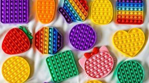 Что такое поп-ит: почему игрушка-антистресс стала так популярна