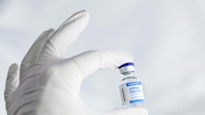 В Украине начинается повторная вакцинация препаратом AstraZeneca: названа дата