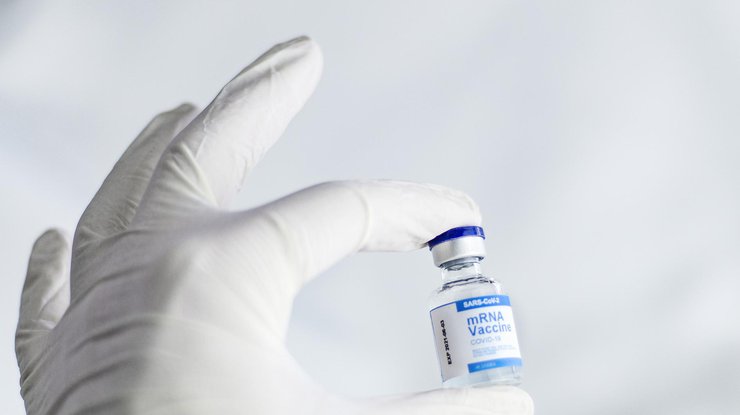 В Украине начинается повторная вакцинация препаратом AstraZeneca: названа дата