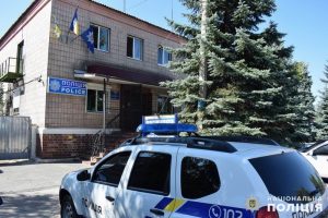 У Лимані поліцейські встановили жінку, яка розрахувалася сувенірними купюрами