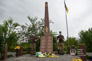На Донеччині вшанували пам’ять загиблих у вертольоті МІ-8, збитому російськими окупаційними військами у 2014 році