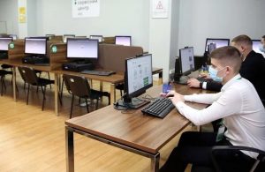 Студентов хотят наказывать за плагиат в рефератах и курсовых: какие штрафы могут грозить