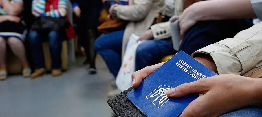 Польша заманивает украинских заробитчан: какие требования и кому платят 70 тыс. в месяц