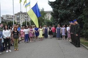 В Славянске к 7 годовщине освобождения Славянска подняли флаг Украины