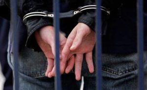 Вночі у Лимані поліція затримала зловмисника, що пограбував жінку на залізничному вокзалі   