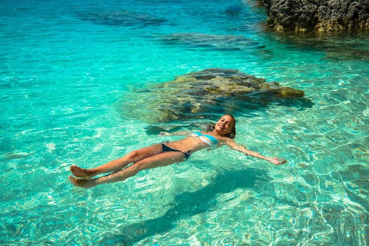 “В любой непонятной ситуации – начинайте плавать”. В Минздраве рассказали о пользе водного спорта