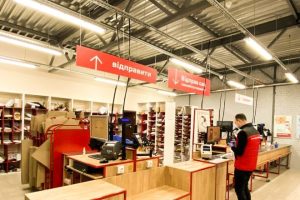 Новую почту оштрафовали на 325 млн из-за посылки на 500 грн. Компания пошла в суд