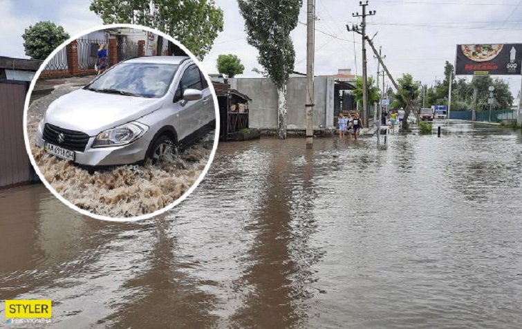 Известный украинский курорт уже три дня находится под водой: базы отдыха тоже затоплены