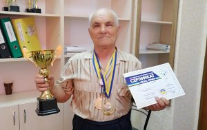 Славянец Владимир Терещук завоевал золото на Всеукраинских соревнованиях с тяжелой атлетики