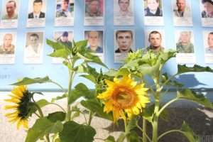 Україна сьогодні вшановує пам’ять своїх загиблих захисників