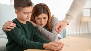 Возможно ли взыскать алименты, если должник проживает за границей