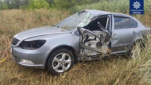 “Вилетів” з дороги та збив білборд: ДТП між Краматорськом та Слов’янськом