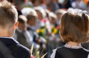 В МОН рекомендуют проводить короткую линейку 1 сентября