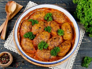 Ленивые голубцы с томатной подливой