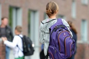 В Лимане из соццентра сбежала несовершенолетняя девушка