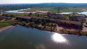 Колоссально и грустно. Блогер показал разрушенный солькомбинат в Славянске. ВИДЕО