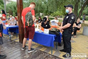 Слов’янські поліцейські взяли участь у міському ярмарку професій