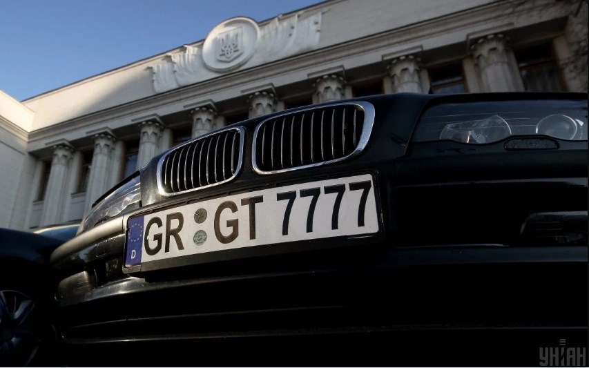 В Украине массово изымают евробляхи: в чем причина и кому не светит растаможка