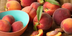 Как выбрать персики без нитратов: советы эксперта