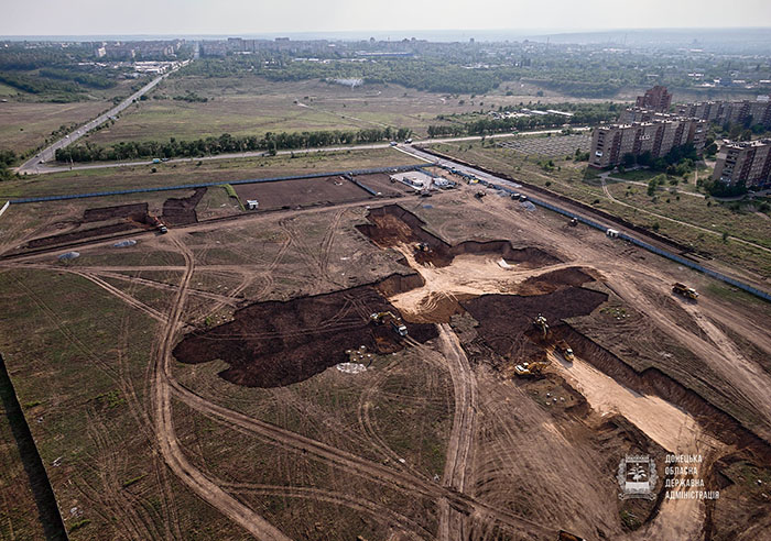 Глава Донецкой ОГА призвал ускорить темпы строительства больницы в Краматорске