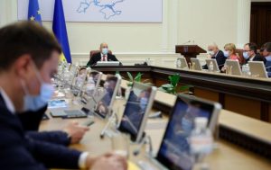 На подготовку детей из бедных многодетных семей в школу выделили по 2000 гривен