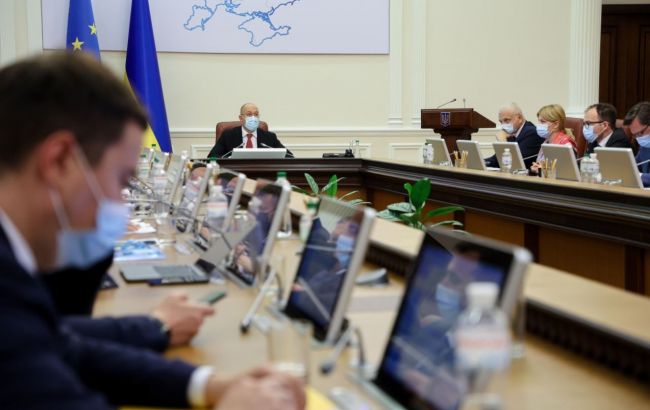 На подготовку детей из бедных многодетных семей в школу выделили по 2000 гривен