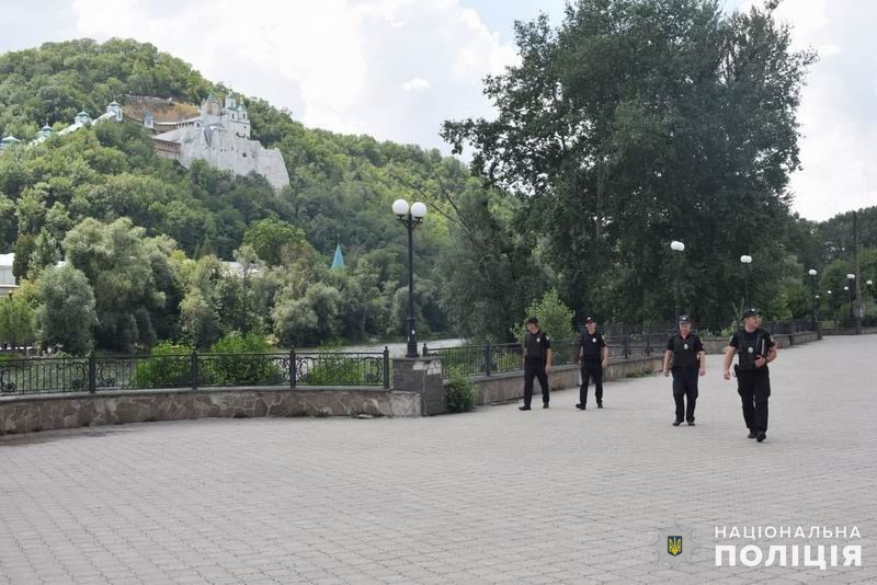 Поліція провела комплексне відпрацювання курортного Святогірська