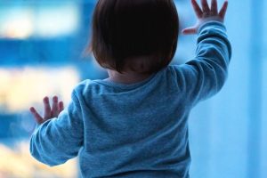 С балкона выпал 2-летний малыш