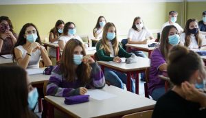 За яких умов працюватимуть школи у «червоній» зоні карантину: роз’яснення МОН