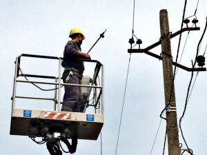 В связи с ремонтными работами на улицах Славянска отключат свет. Список адресов