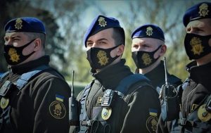 Полиция перешла на усиленный режим