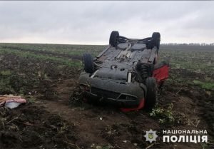 За день вблизи Лимана попали в ДТП и перевернулись два автомобиля – полиция предупреждает водителей об осторожности в сложных погодных условиях