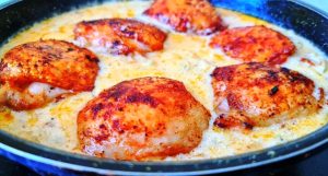Курица уже не будет прежней. Быстрый ужин на сковороде: нежное мясо в подливе